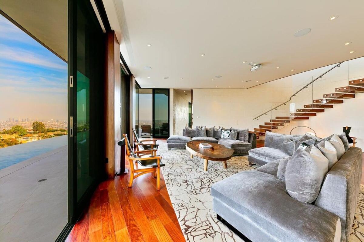 Ferienhaus Modern With Unmatched Skyline Views